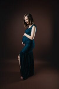 Séance photo grossesse à Dijon : studio ou extérieur ?