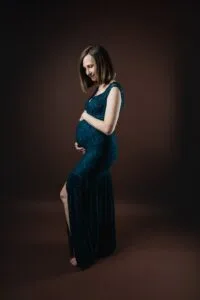 Séance photo grossesse à Dijon : studio ou extérieur ?